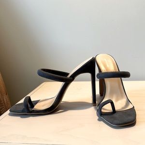 “Pretty little things “ heels , brand new , suede